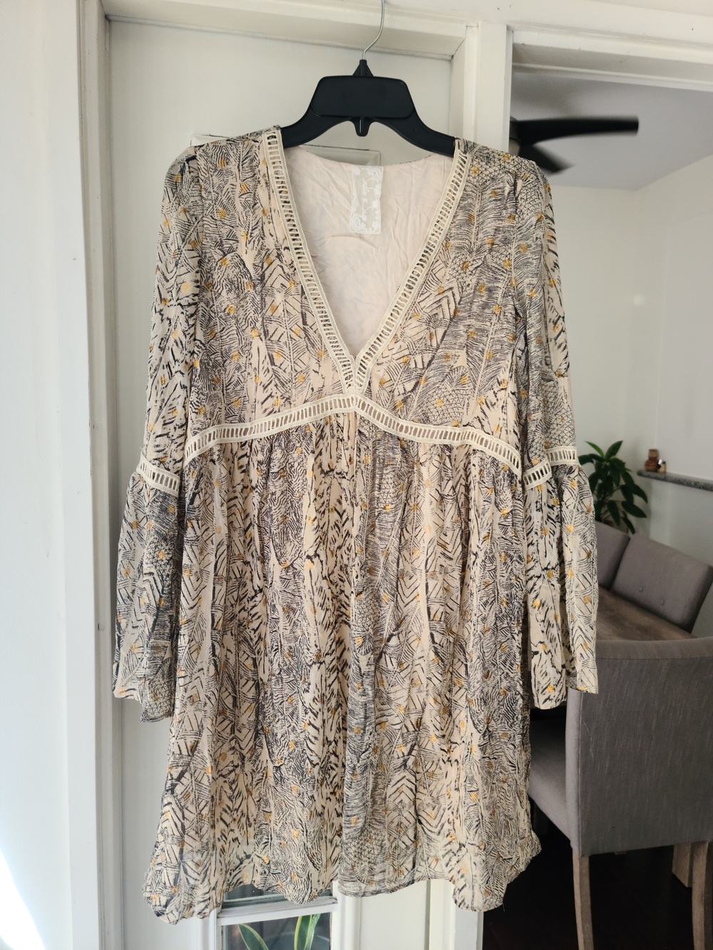 Sadie & Sage Cream and Gray Printed V-Neck Tunic with Yellow Accents